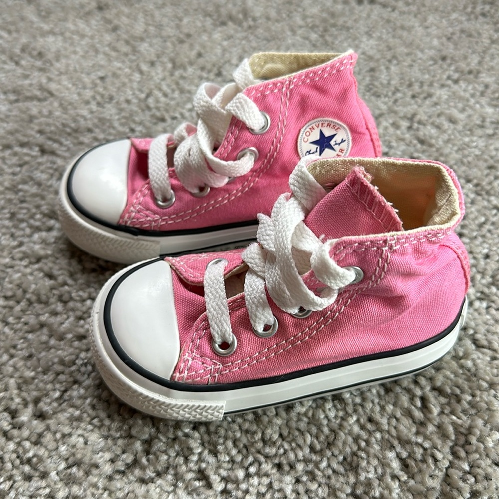 Toddler converse high tops. Size 4c. EUC.